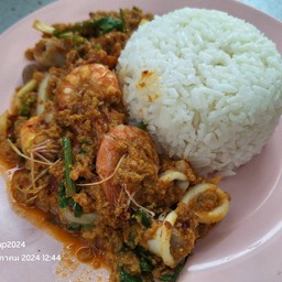 ข้าวราดผัดผงกระหรี่