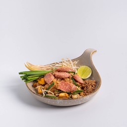 ผัดไทยแหนม
