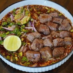 ยำเนื้อนุ่ม Australiaย่างข้าวคั่ว