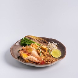 ผัดไทยกุ้งแม่น้ำ