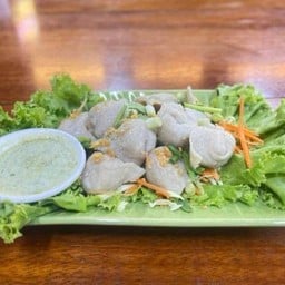 เกี๊ยวปลาลวกจิ้ม