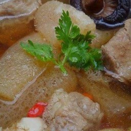 ข้าวต้ม ซี่โครงหมูตุ๋นยาจีน ซุปเยื้อไผ่