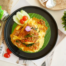 ข้าวราดไข่ข้นพะแนงหมู