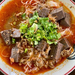 ขนมจีนน้ำเงี้ยวเนื้อ