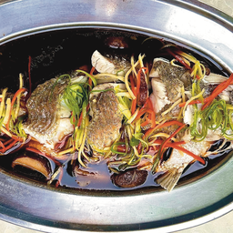 ปลากะพงนึ่งซีอิ้ว