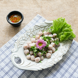 ลูกชิ้นปลากรายลวกจิ้ม