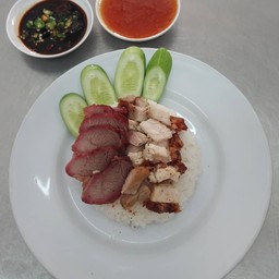 ข้าวหมูแดงหมูกรอบ