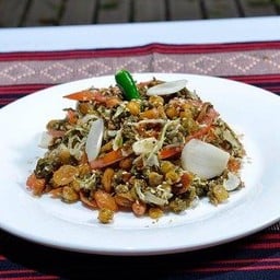 สลัดยำใบเมี่ยง