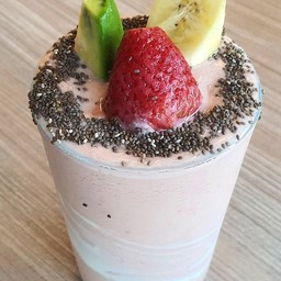 GALAXY Smoothie กาแล็กซี่สมูทตี้ ( สตรอเบอร์รี่อะโวคาโด้โยเกิร์ต)