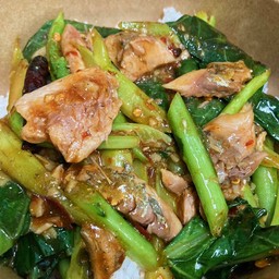 ผัดคน้าปลาติดคุกราดข้าว