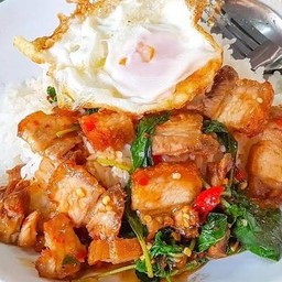 ข้าว กะเพราหมูกรอบ