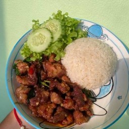 กะเพราหมูทอด