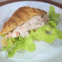 ครัวซองต์สลัดทูน่า