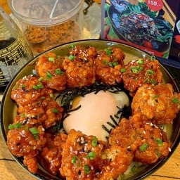 ข้าวหน้าไก่คาราเกะเคลือบซอส