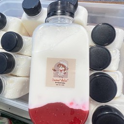 สตอเบอรี่นมสด