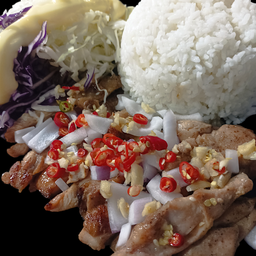 ข้าวหอม  ไก่ย่างราดพริกน้ำปลา