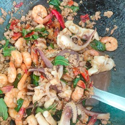 ข้าวกระเพรารวม