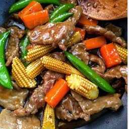 ข้าวผัดผักรวมเนื้อ