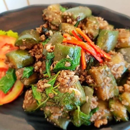 ผัดมะเขือหมูสับ