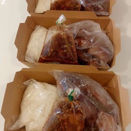 ชุดแพคคู่ ข้าวเหนียว+หมูแดดเดียวทอด ฟรี!!น้ำจิ้มแจ่ว