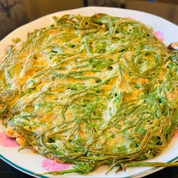 ไข่เจียวชะอม (กับข้าว)