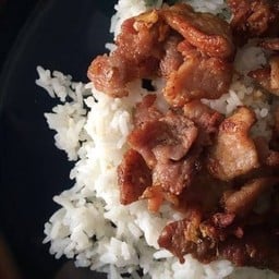 ข้าวหมูทอด