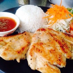 ป้าเล็ก Steakhouse ผัดไทย & อาหารตามสั่ง