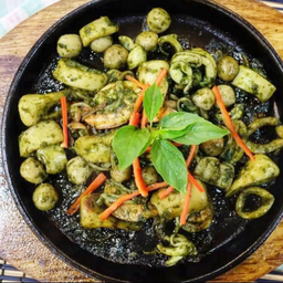 ทะเลผัดซอสโหระพา