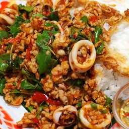 ข้าวกะเพราหมูสับ+หมึก