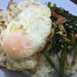 ข้าวผัดผักบุ้ง