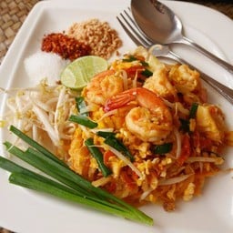 ผัดไทยกุ้งสด