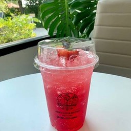 น้ำแดงโซดา