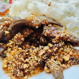 ข้าวตับหมูกระเทียม