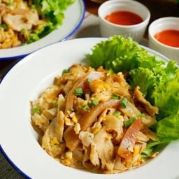 ก๋วยเตี๋ยวคั่วไก่