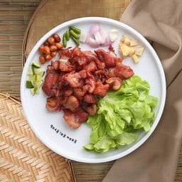 แหนมกระดูกหมูทอด