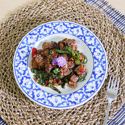 ผัดกะเพราหมูกรอบ