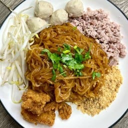 ก๋วยเตี๋ยวแห้ง มนุษย์คอนโด