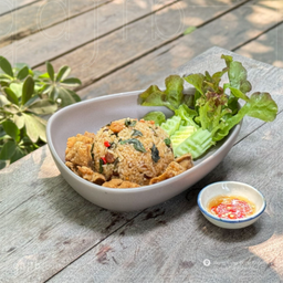 ข้าวคลุกกะเพราไก่กรอบ