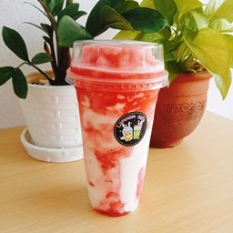 สตอเบอรี่ปั่นโยเกิร์ต