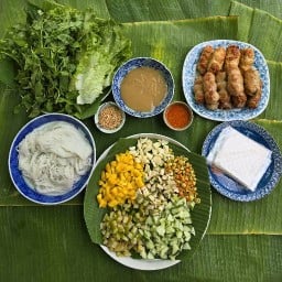 แหนมเนืองน้องน๊อต สาขาในเมืองหนองคาย