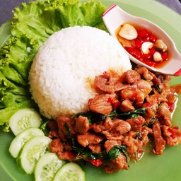 กะเพราหมูชิ้น