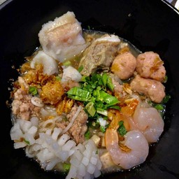 ก๋วยจั๊บญวนรวมทะเล