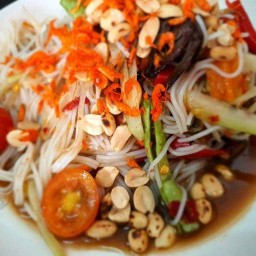 ส้มตำรสเด็ดเผ็ดตามสั่ง