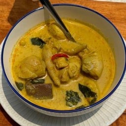 แกงเขียวหวานไก่ (กับข้าว)