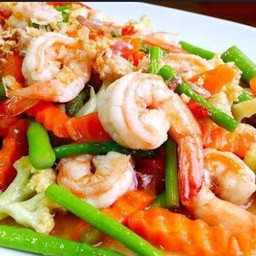 ผัดผักรวมกุ้ง (กับข้าว)