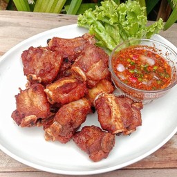 ซี่โครงหมูทอดกระเทียม