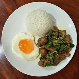 ข้าวกระเพราหมูตุ๋น