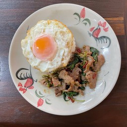 ข้าวกะเพราหมูชิ้น