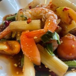 ตำสายบัวกุ้งสด