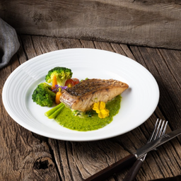 สเต็กเนื้อปลากะพงเพสโตแซ่บ